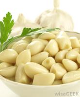 bowl-of-garlic-cloves