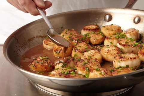 Seared-Scallops-with-Pan-Sauce-2-113016