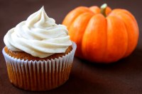 pumpkin-cupcakes-with-cinnamon-cream-cheese-frosting